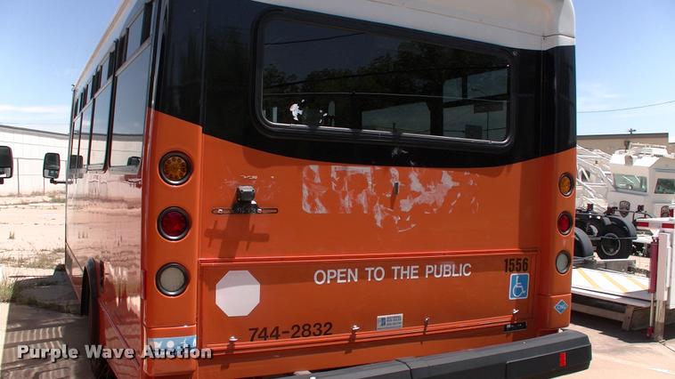 image for item DP9284 2009 Ford Econoline E450 shuttle bus