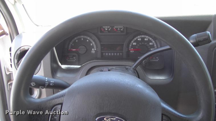 image for item DP9284 2009 Ford Econoline E450 shuttle bus