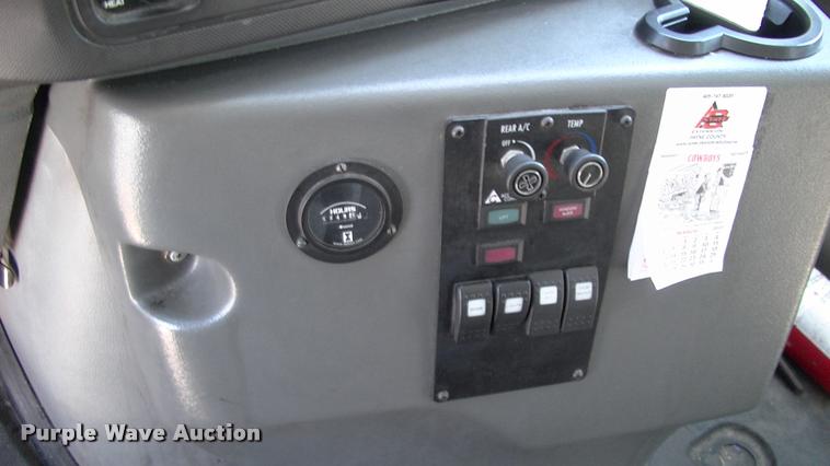 image for item DP9284 2009 Ford Econoline E450 shuttle bus