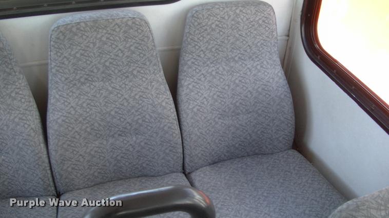 image for item DP9284 2009 Ford Econoline E450 shuttle bus