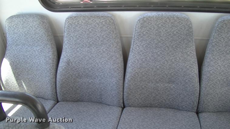 image for item DP9284 2009 Ford Econoline E450 shuttle bus