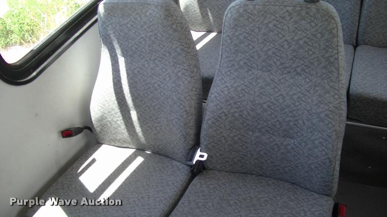 image for item DP9284 2009 Ford Econoline E450 shuttle bus