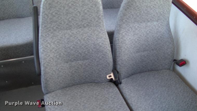 image for item DP9284 2009 Ford Econoline E450 shuttle bus