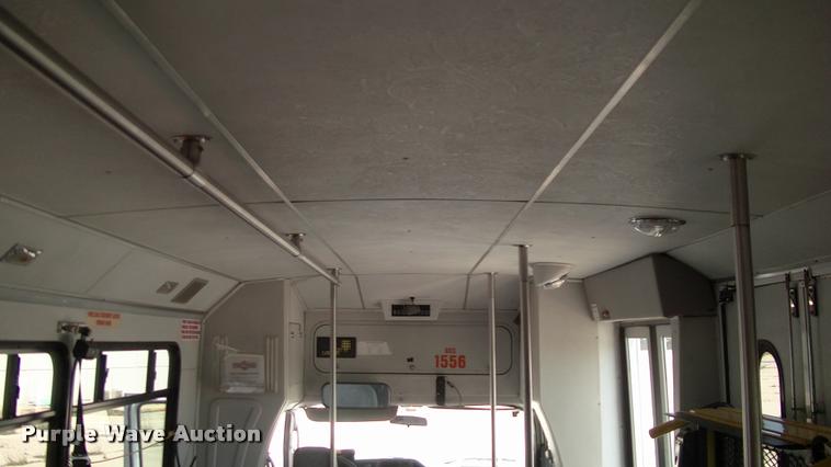 image for item DP9284 2009 Ford Econoline E450 shuttle bus