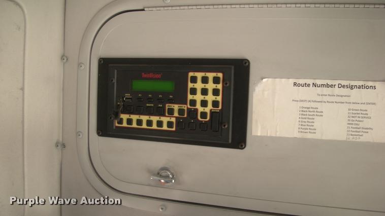 image for item DP9284 2009 Ford Econoline E450 shuttle bus