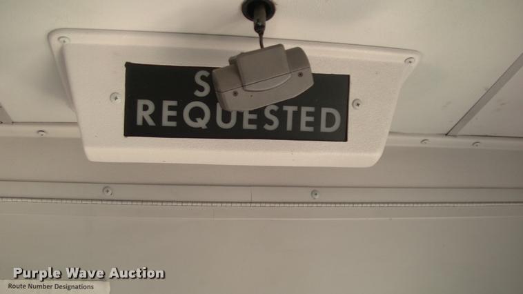 image for item DP9284 2009 Ford Econoline E450 shuttle bus