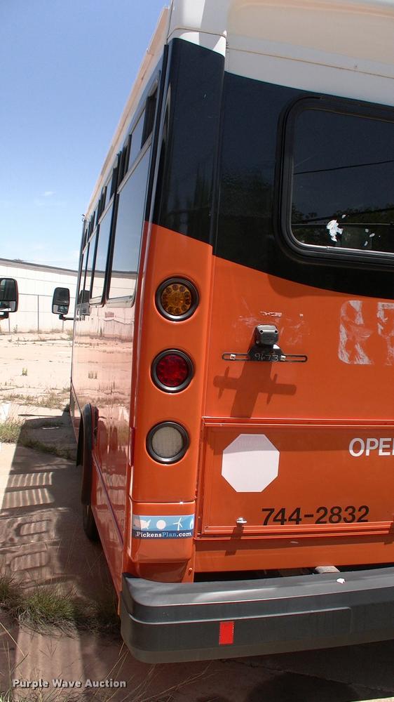 image for item DP9284 2009 Ford Econoline E450 shuttle bus