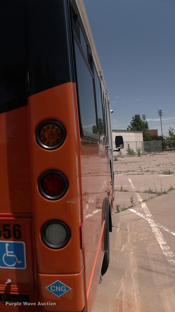 image for item DP9284 2009 Ford Econoline E450 shuttle bus