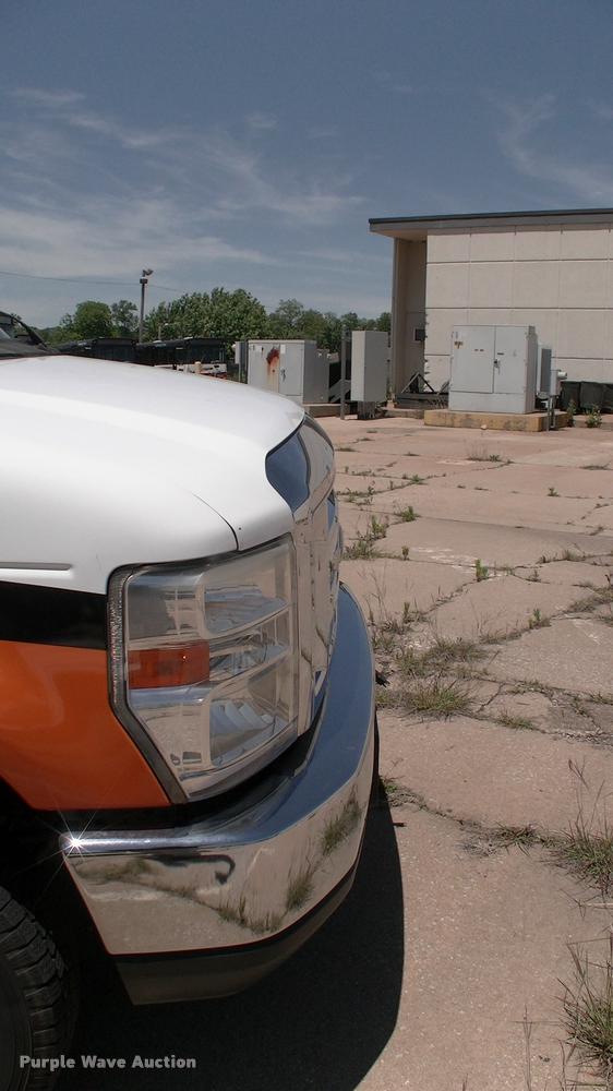 image for item DP9284 2009 Ford Econoline E450 shuttle bus