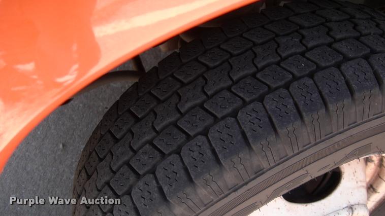 image for item DP9284 2009 Ford Econoline E450 shuttle bus