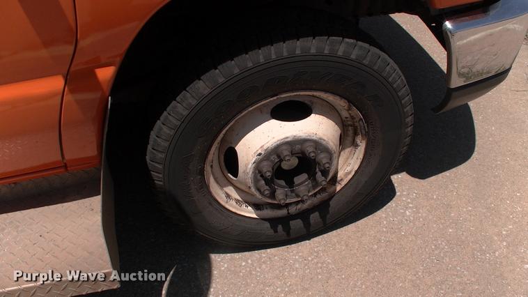 image for item DP9284 2009 Ford Econoline E450 shuttle bus