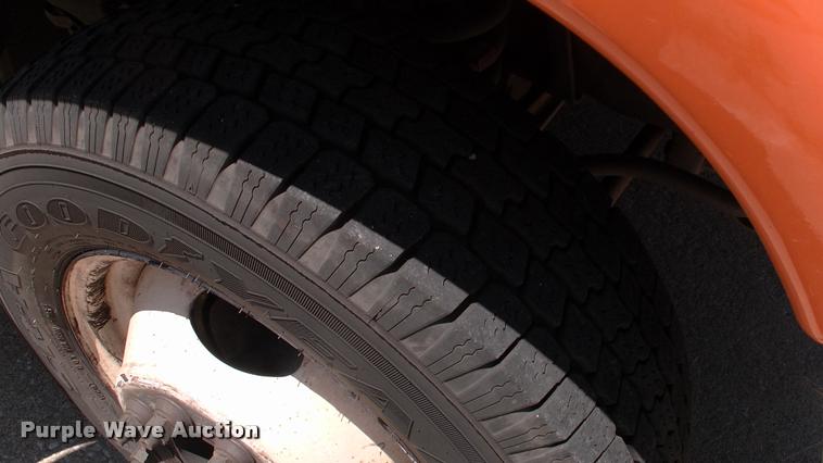 image for item DP9284 2009 Ford Econoline E450 shuttle bus