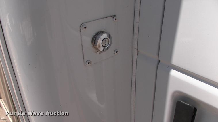 image for item DP9284 2009 Ford Econoline E450 shuttle bus