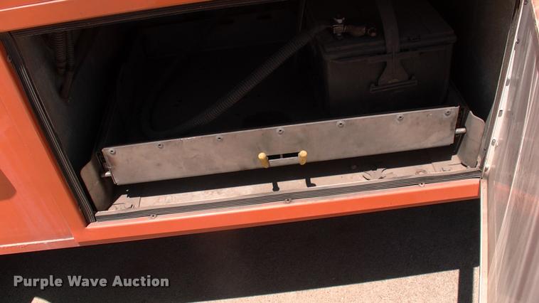 image for item DP9284 2009 Ford Econoline E450 shuttle bus