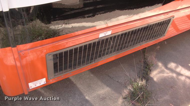 image for item DP9284 2009 Ford Econoline E450 shuttle bus