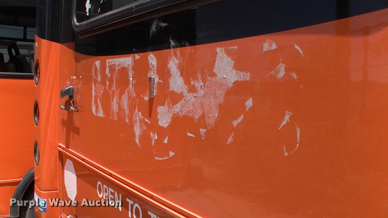 image for item DP9284 2009 Ford Econoline E450 shuttle bus