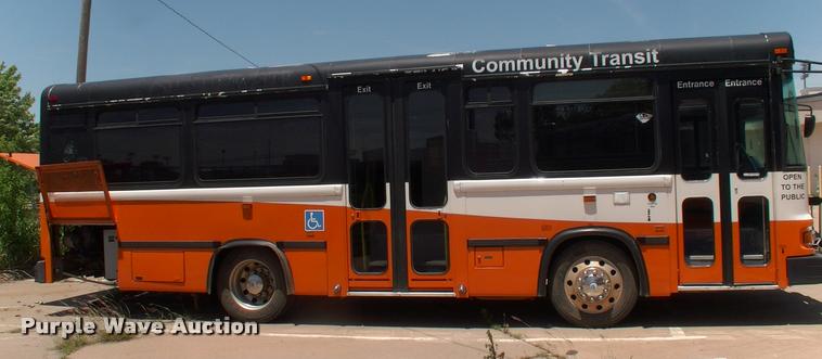 image for item DP9286 2003 Blue Bird shuttle bus