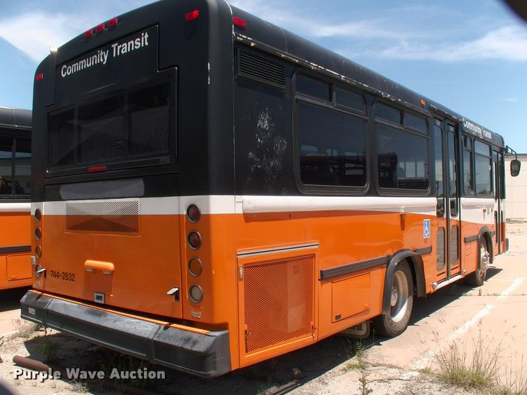 image for item DP9286 2003 Blue Bird shuttle bus