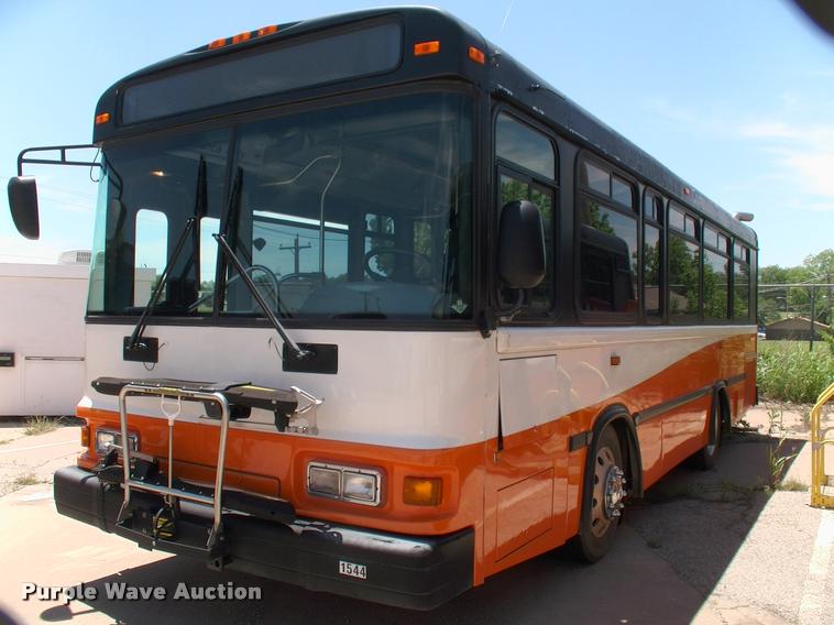image for item DP9286 2003 Blue Bird shuttle bus