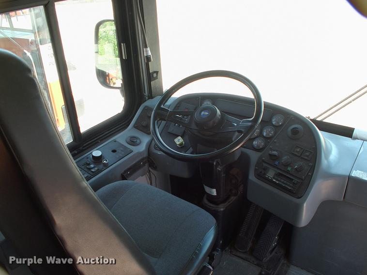image for item DP9286 2003 Blue Bird shuttle bus