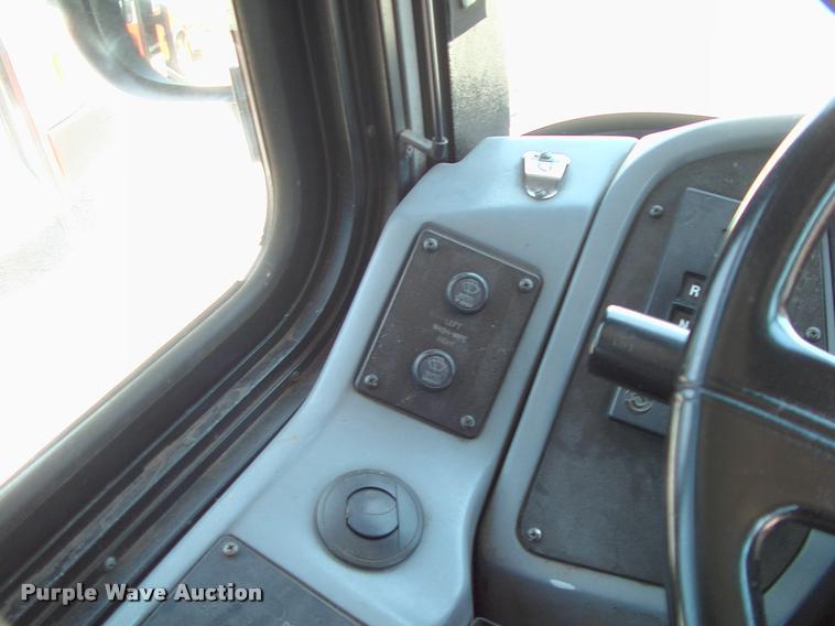 image for item DP9286 2003 Blue Bird shuttle bus