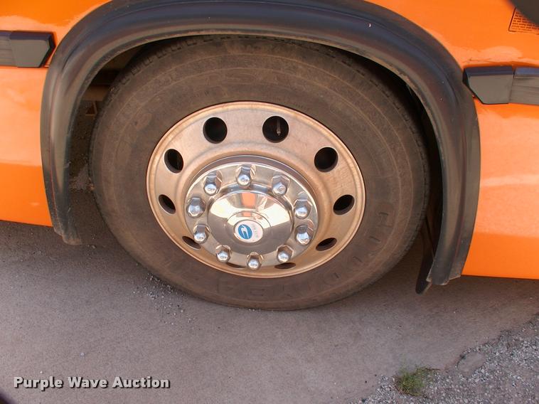 image for item DP9286 2003 Blue Bird shuttle bus