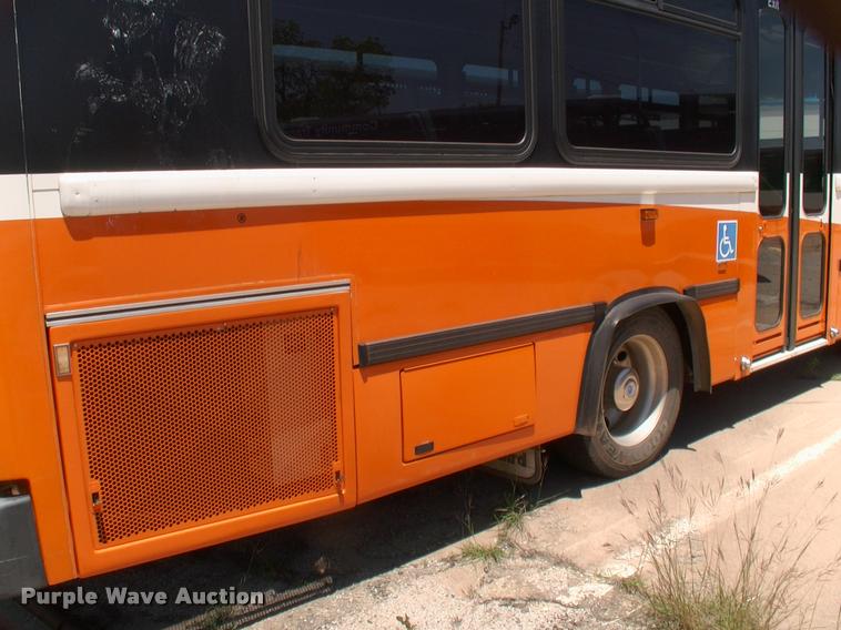 image for item DP9286 2003 Blue Bird shuttle bus