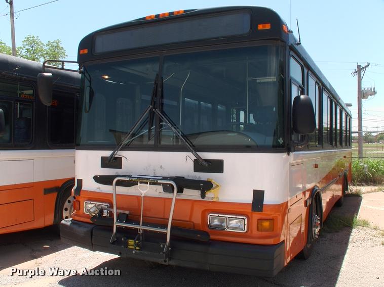 image for item DP9288 2003 Blue Bird shuttle bus