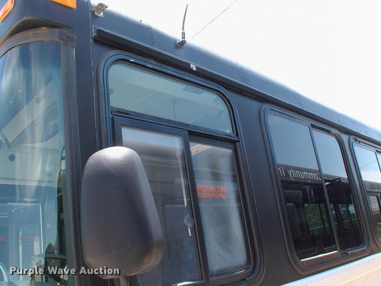 image for item DP9288 2003 Blue Bird shuttle bus