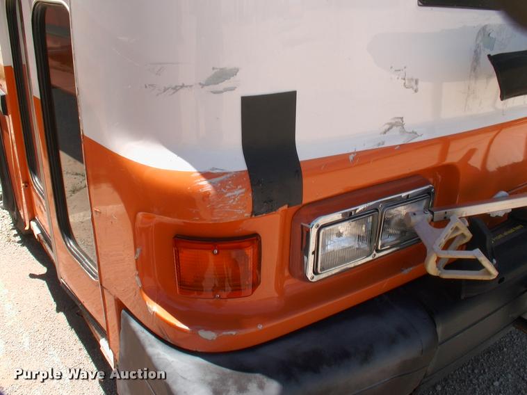 image for item DP9288 2003 Blue Bird shuttle bus