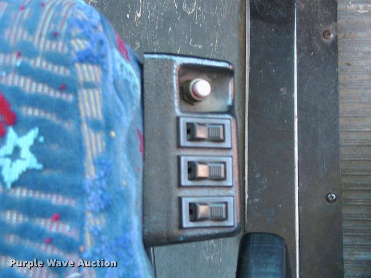 image for item DP9289 2003 Blue Bird shuttle bus