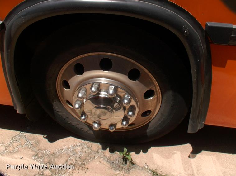 image for item DP9289 2003 Blue Bird shuttle bus