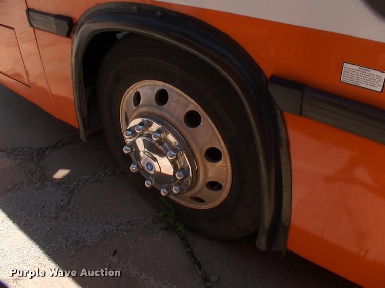 image for item DP9289 2003 Blue Bird shuttle bus