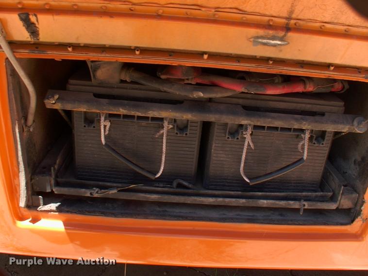 image for item DP9289 2003 Blue Bird shuttle bus