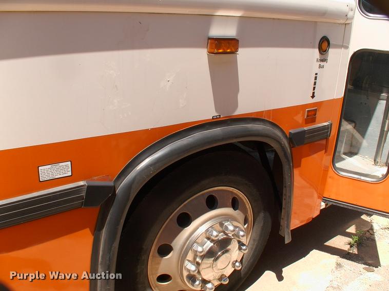 image for item DP9289 2003 Blue Bird shuttle bus