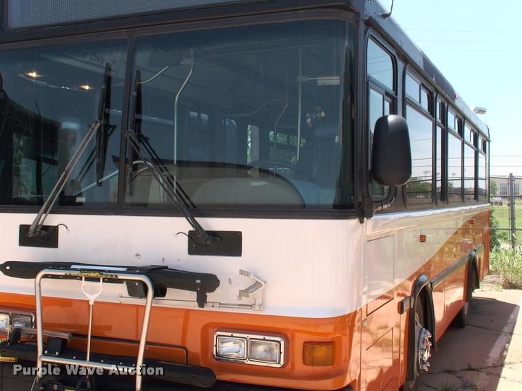 image for item DP9290 2003 Blue Bird shuttle bus