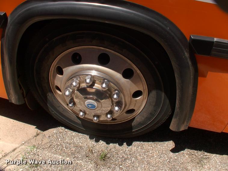 image for item DP9290 2003 Blue Bird shuttle bus