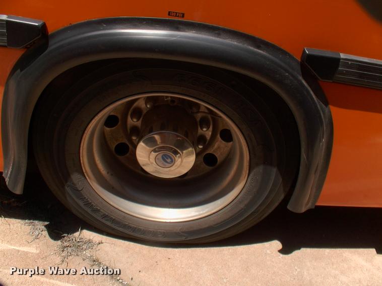 image for item DP9290 2003 Blue Bird shuttle bus