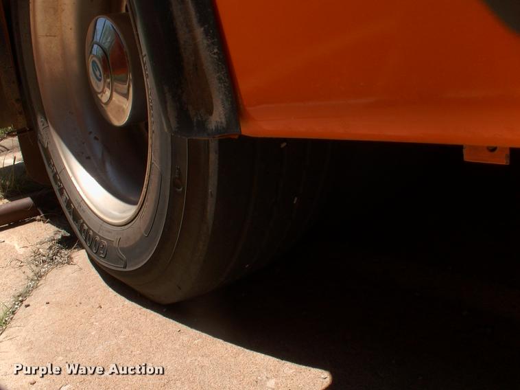 image for item DP9290 2003 Blue Bird shuttle bus