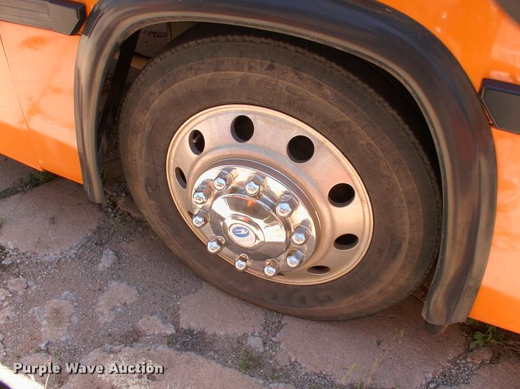 image for item DP9290 2003 Blue Bird shuttle bus