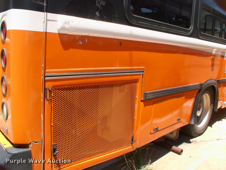 image for item DP9290 2003 Blue Bird shuttle bus