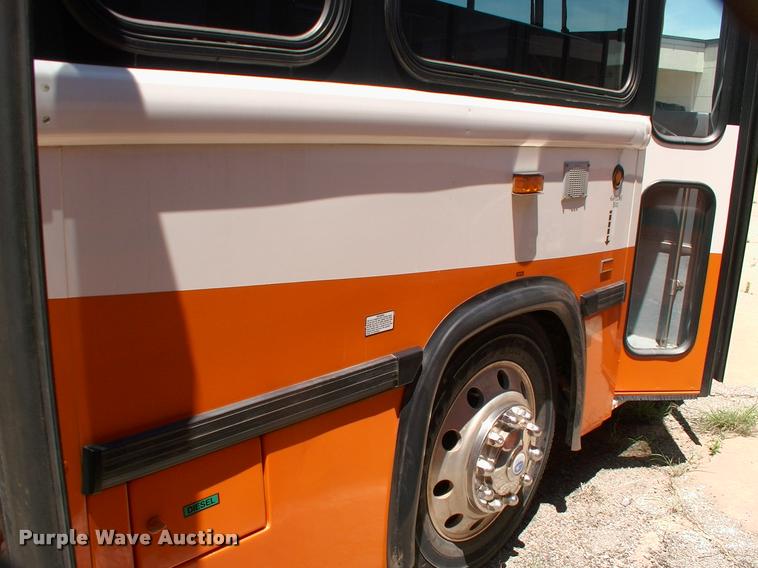 image for item DP9290 2003 Blue Bird shuttle bus