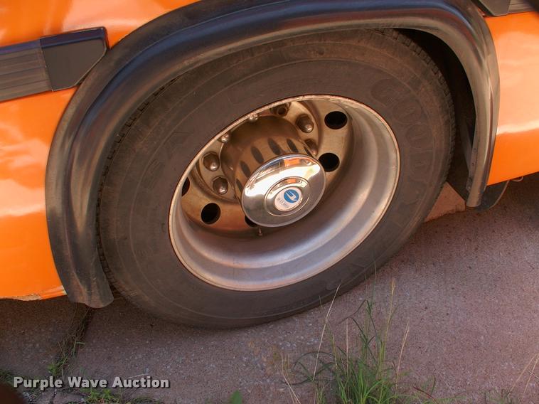 image for item DP9291 2003 Blue Bird shuttle bus