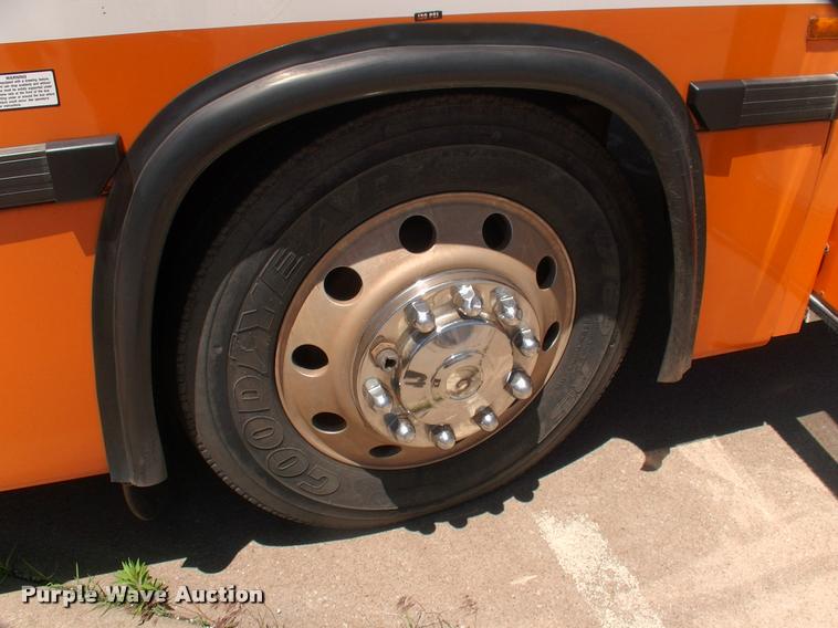 image for item DP9291 2003 Blue Bird shuttle bus