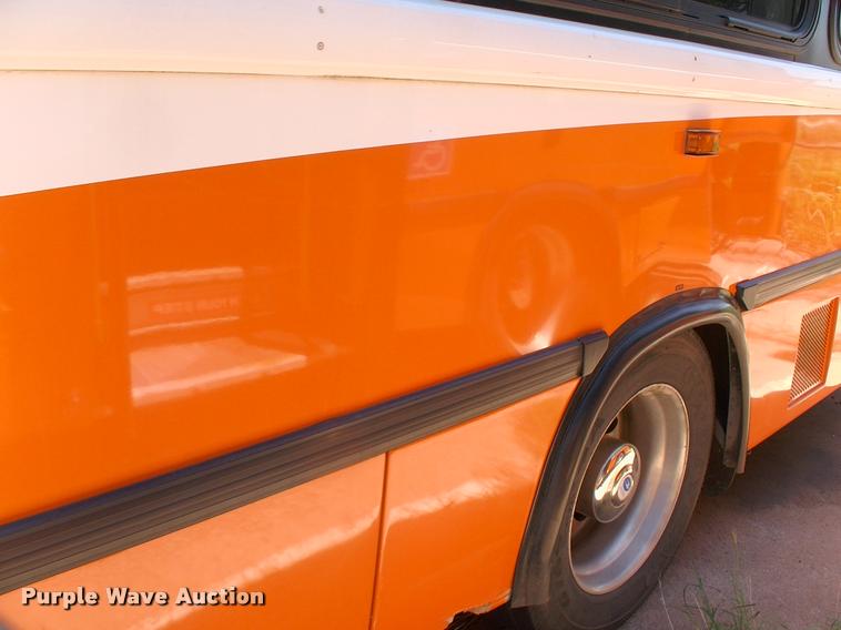 image for item DP9291 2003 Blue Bird shuttle bus