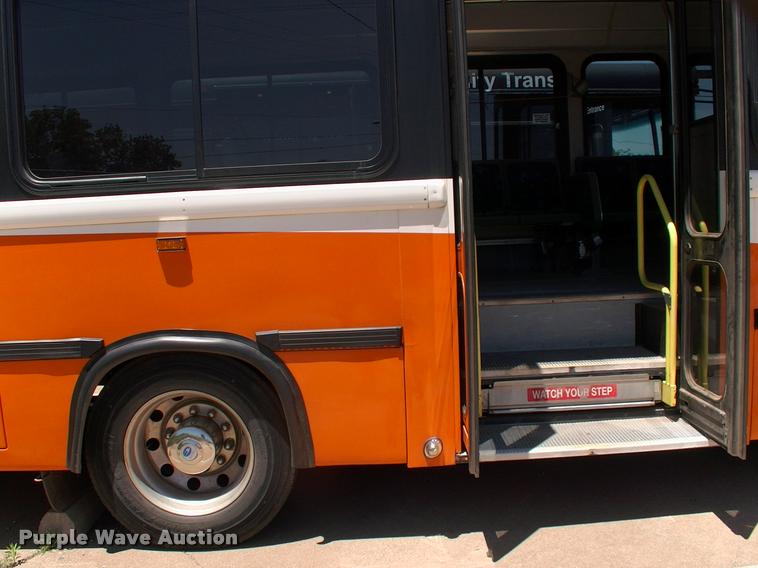 image for item DP9291 2003 Blue Bird shuttle bus