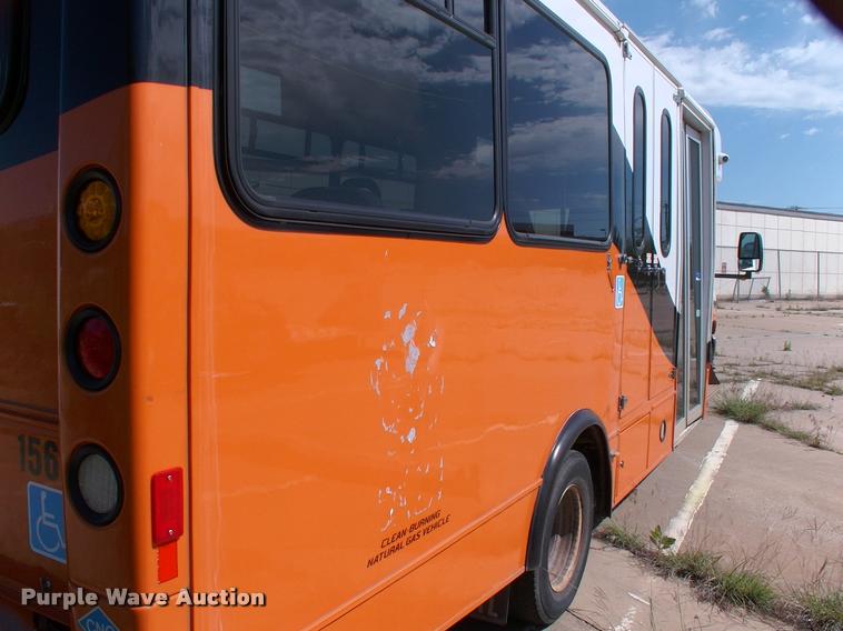 image for item DP9292 2009 Ford Econoline E450 shuttle bus