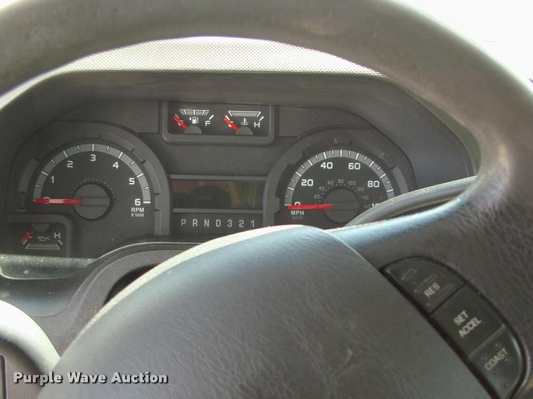 image for item DP9292 2009 Ford Econoline E450 shuttle bus