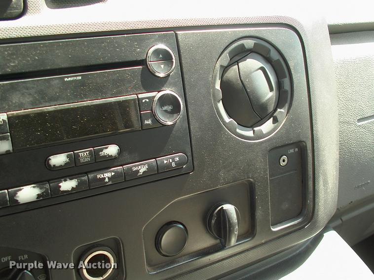 image for item DP9292 2009 Ford Econoline E450 shuttle bus