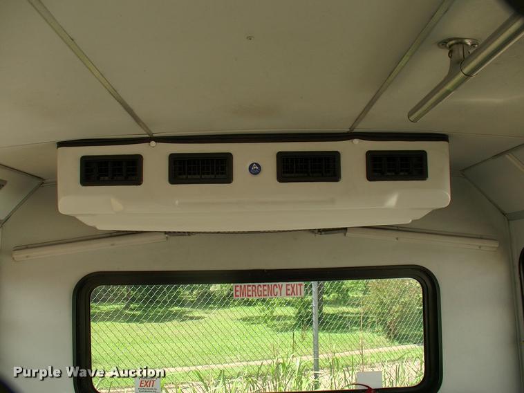 image for item DP9292 2009 Ford Econoline E450 shuttle bus